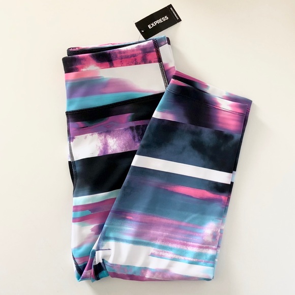 PERFORMANCE LEGGINGS - Picture 1 of 8